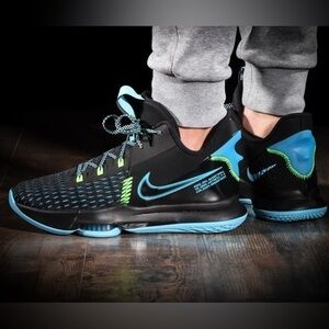 NIKE LEBRON WITNESS V BLACK LIGHT BLUE FURY Sz 14